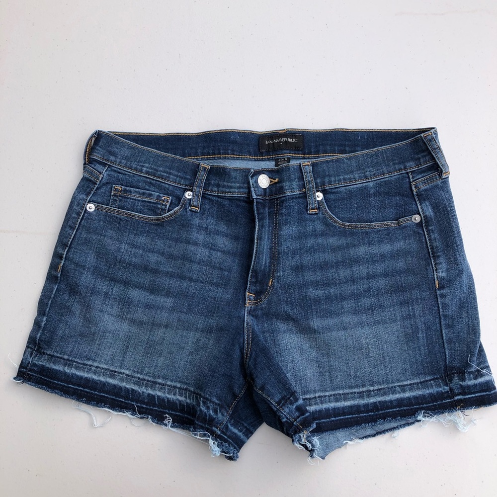 Rough hem Jean shorts
